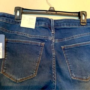Universal Thread jeans. Size 14/32L NWT